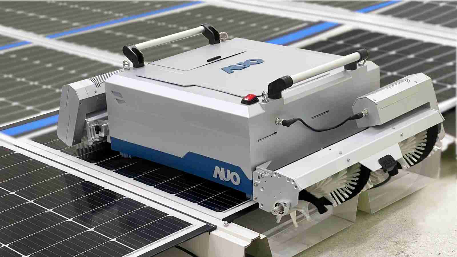 人生就是博致力EPC场域技术升级，，导入清洁机器人搭配传感器与AI数据分析，，，大幅减少维运成本